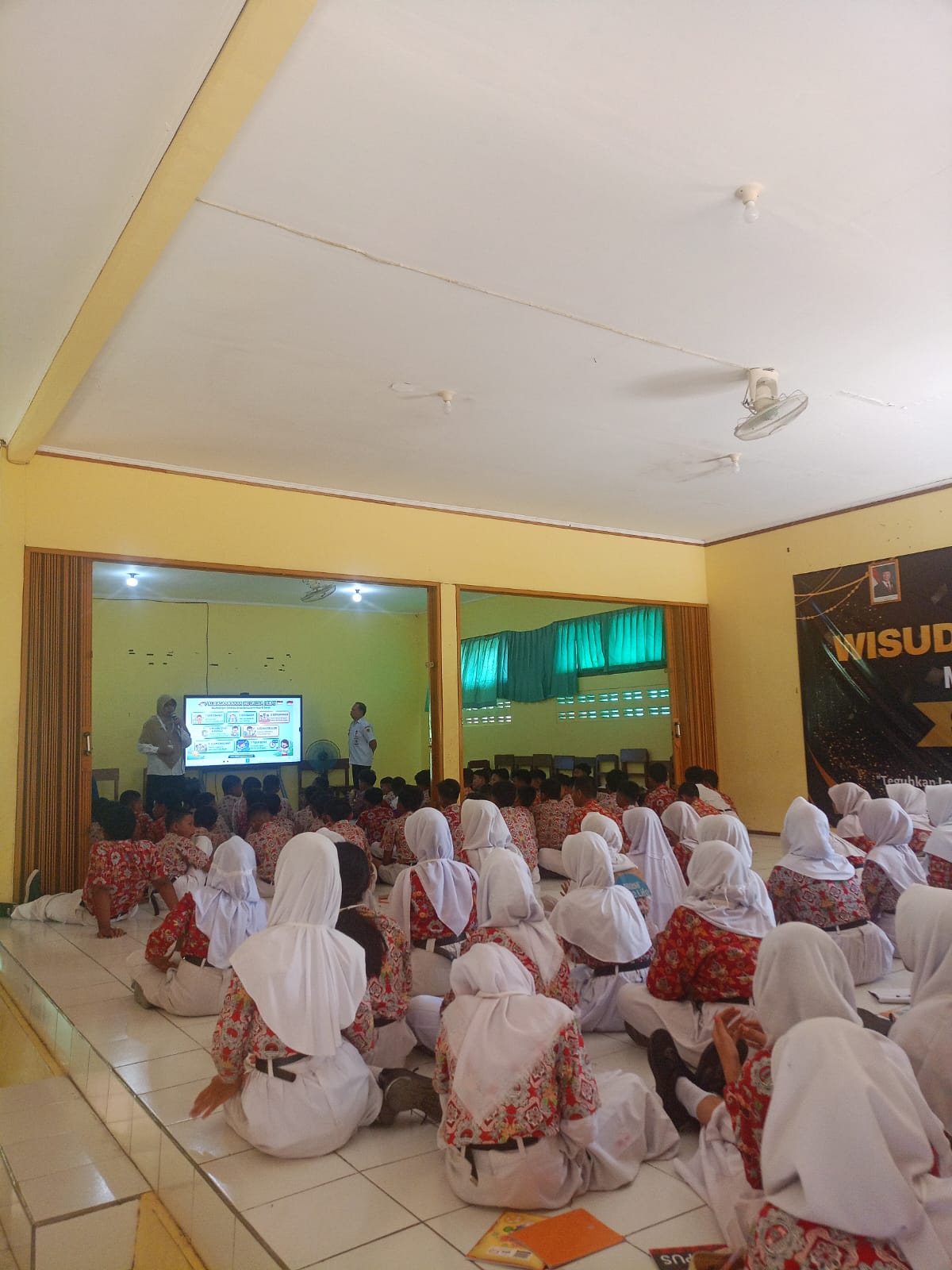 Semangat Baru! Hari Ketiga MPLS SMPN 2 Wuryantoro Ajak Siswa Baru Kenali Lingkungan Sekolah dan Sapa Lewat Mars Kebanggaan